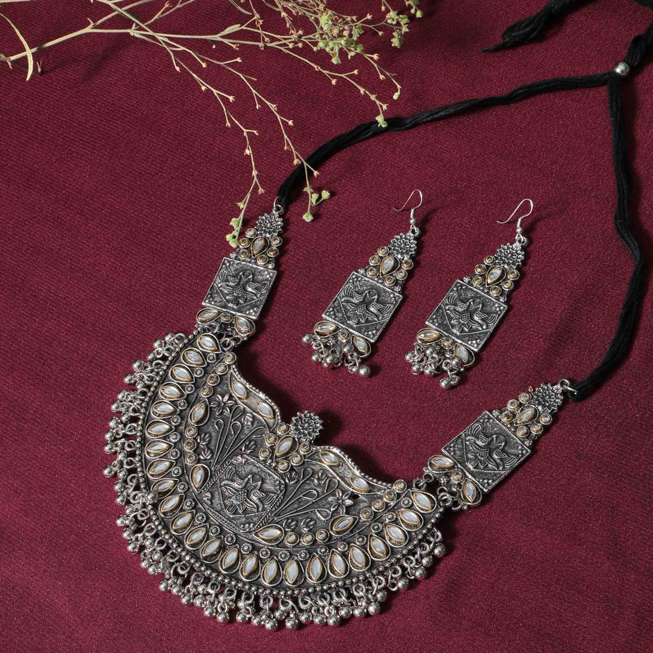 Akansha Kundan Silver Oxidized Necklace Set