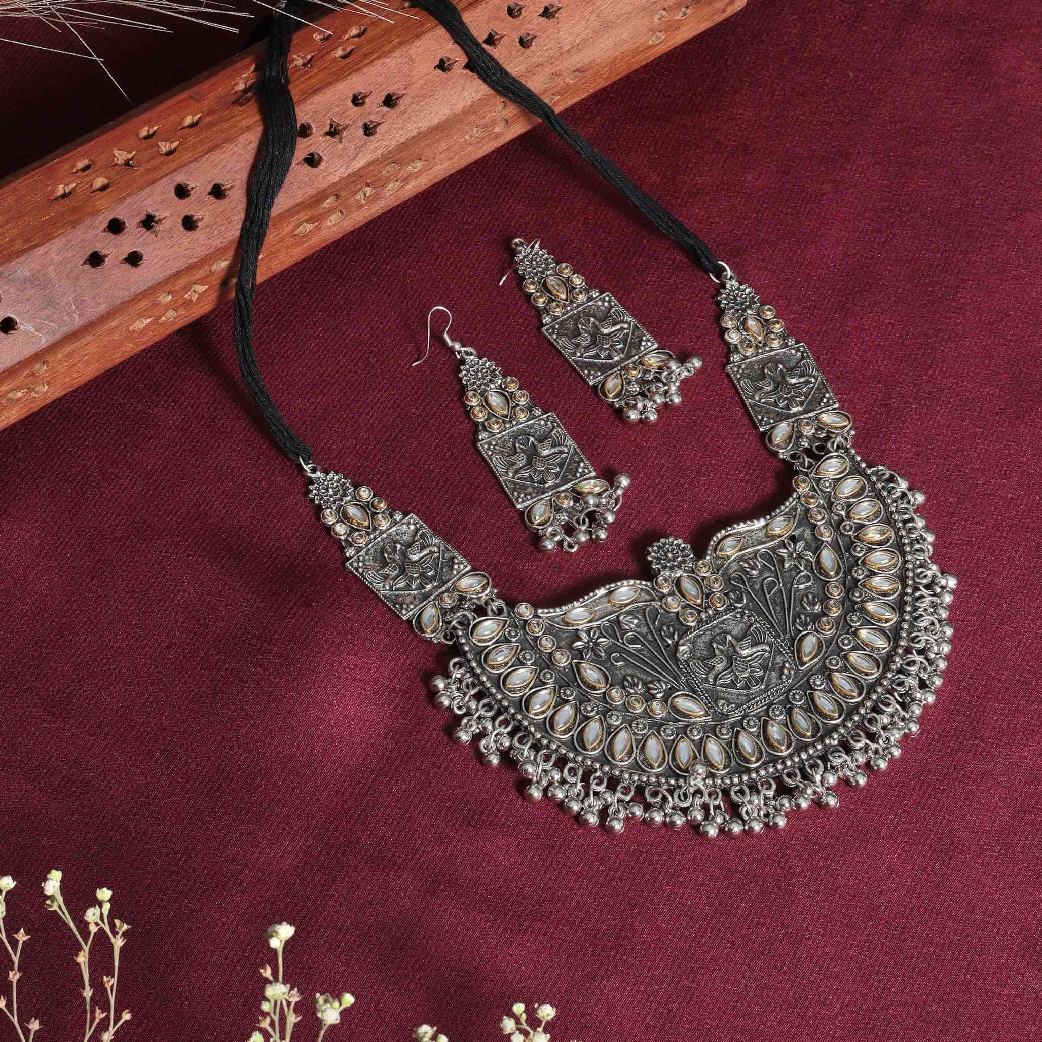 Akansha Kundan Silver Oxidized Necklace Set