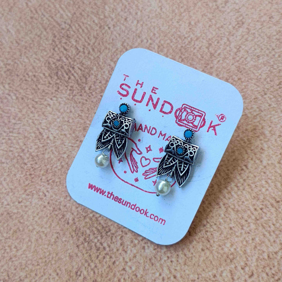 Aashvi Pearl Silver Oxidized Necklace Set