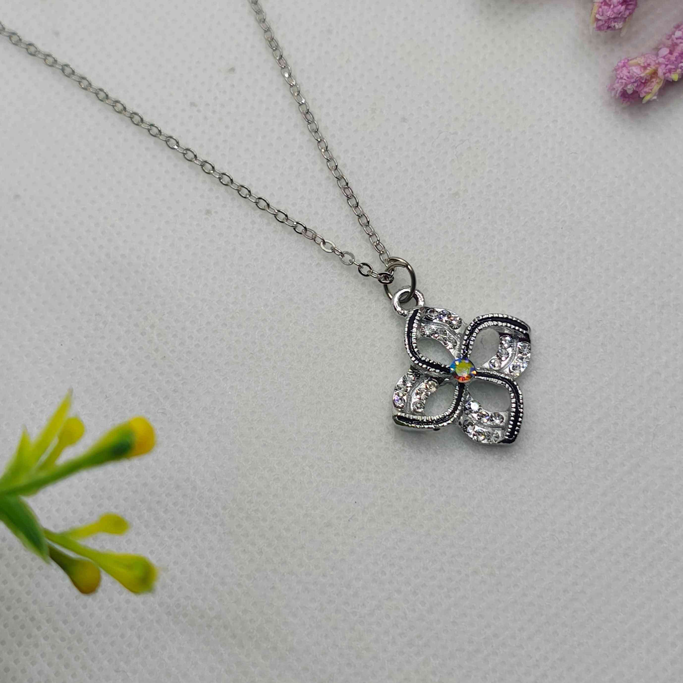 Bela Silver Plated Chain Pendant