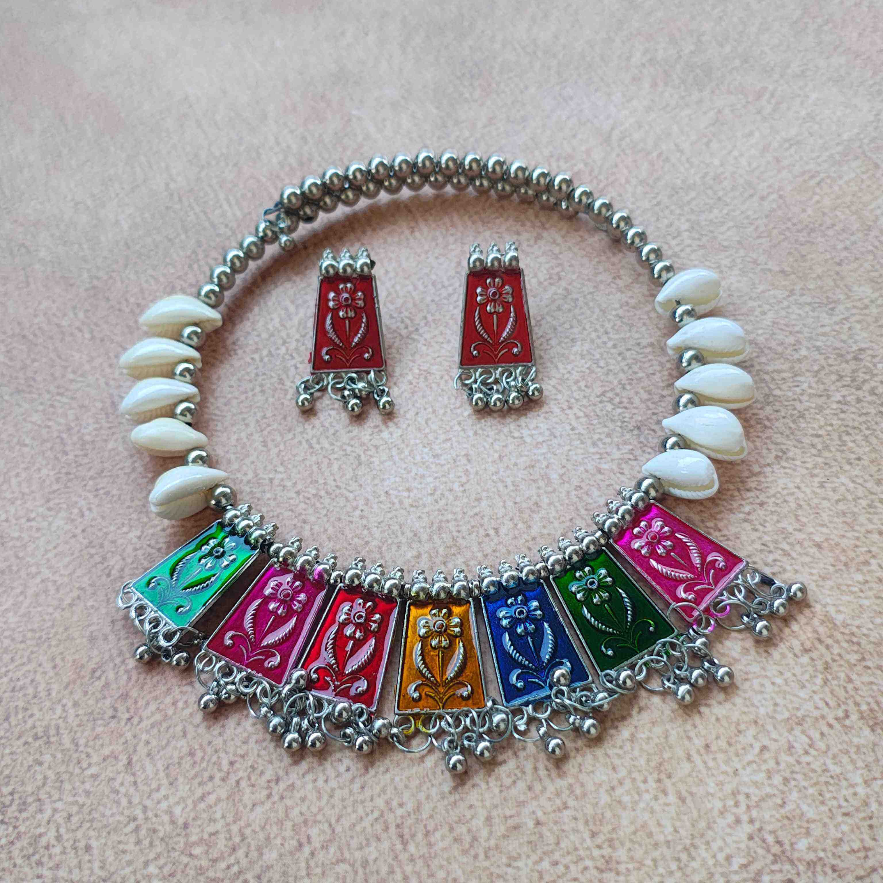 ISHITA KAUDI & GUNGROO SILVER OXIDIZED HASLI SET