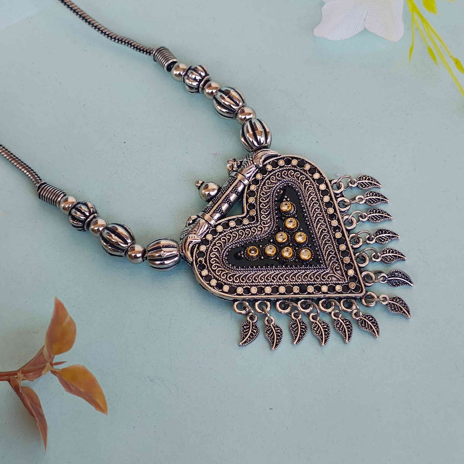 KAVYA SILVER OXIDIZED CHAIN PENDANT