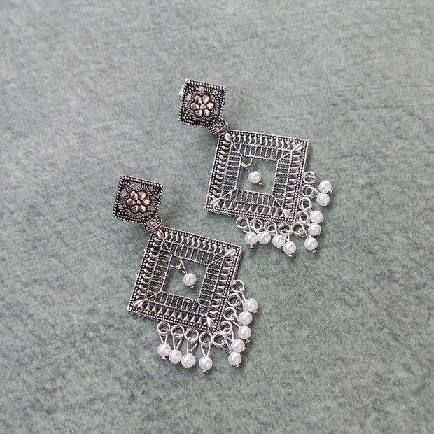 LAVANYA PEARL SILVER OXIDIZED EARRINGS