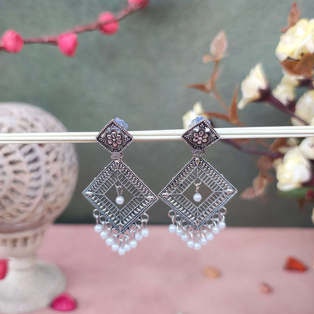 LAVANYA PEARL SILVER OXIDIZED EARRINGS