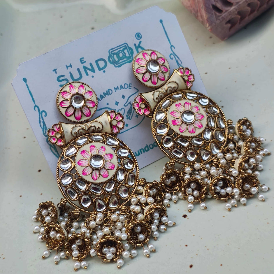 MANYATA PEARL AND POLKI EARRINGS - OFF WHITE