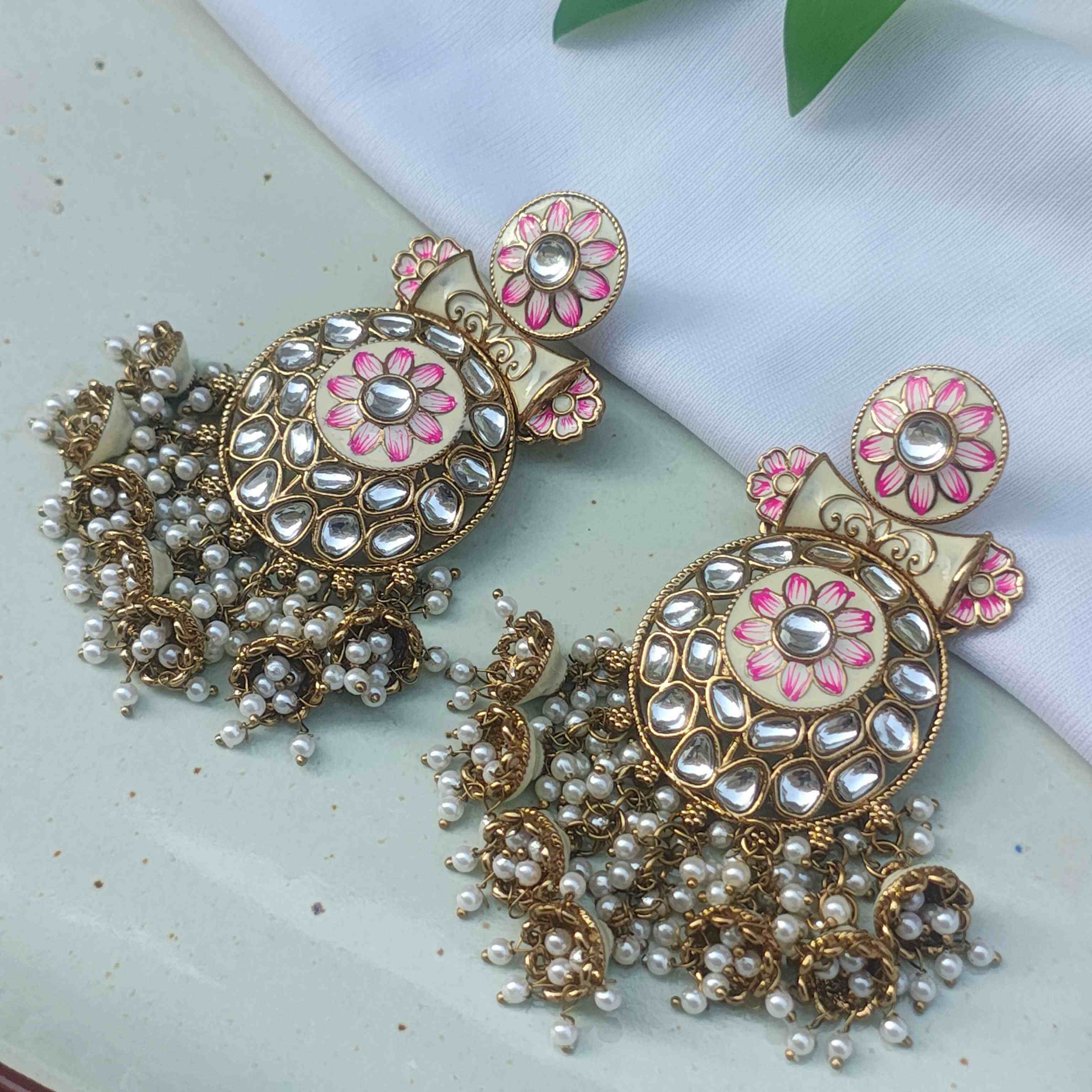 MANYATA PEARL AND POLKI EARRINGS - OFF WHITE