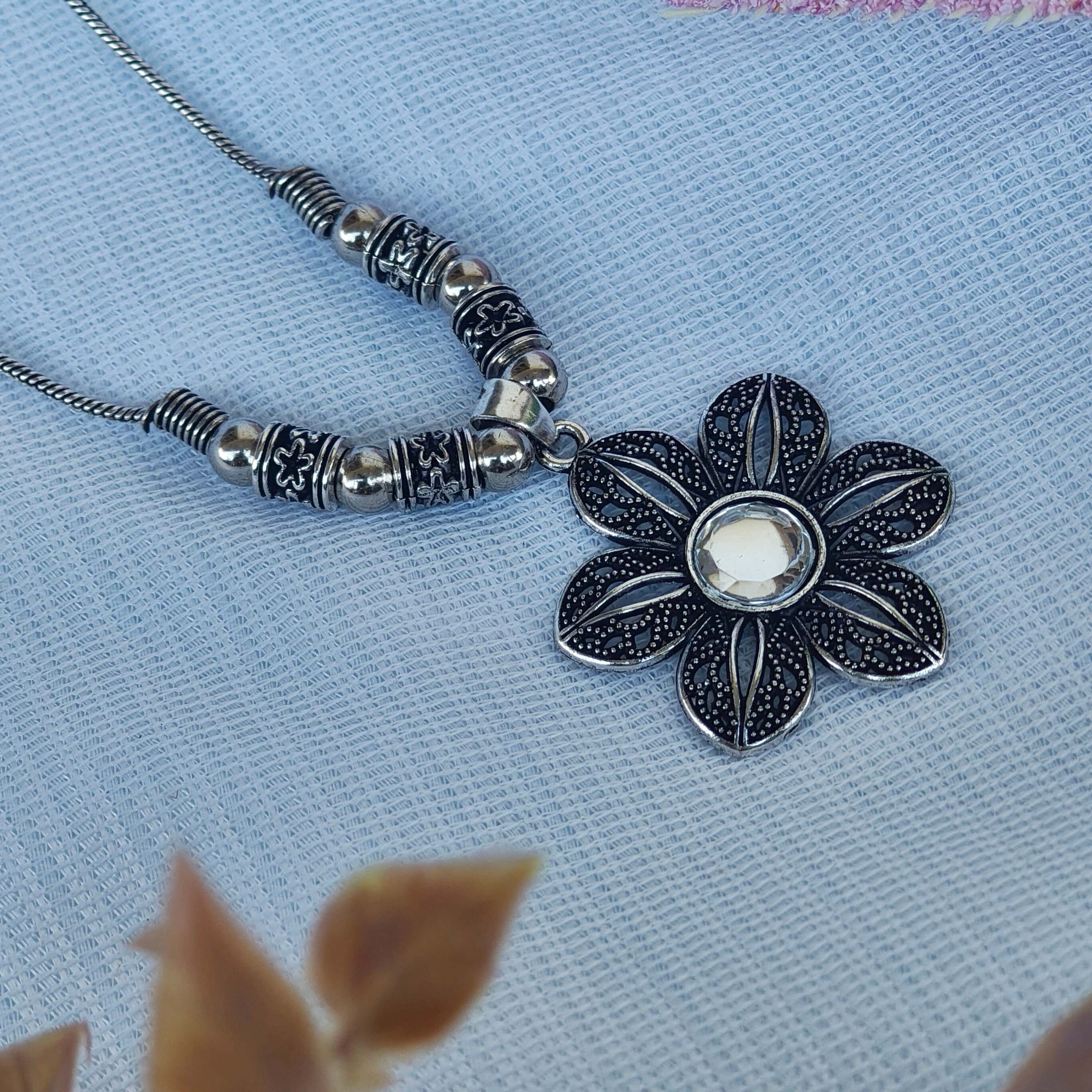 MEHEK SILVER OXIDIZED CHAIN PENDANT