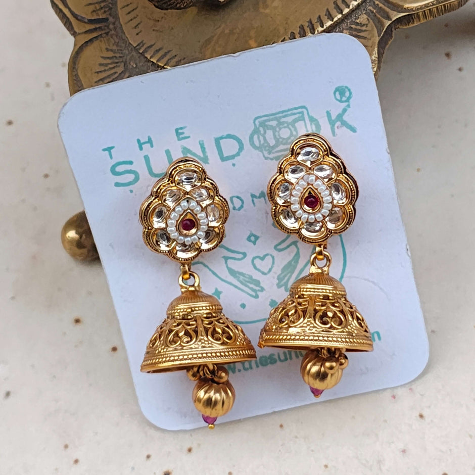 Mishka Antique Gold Kundan Necklace Set