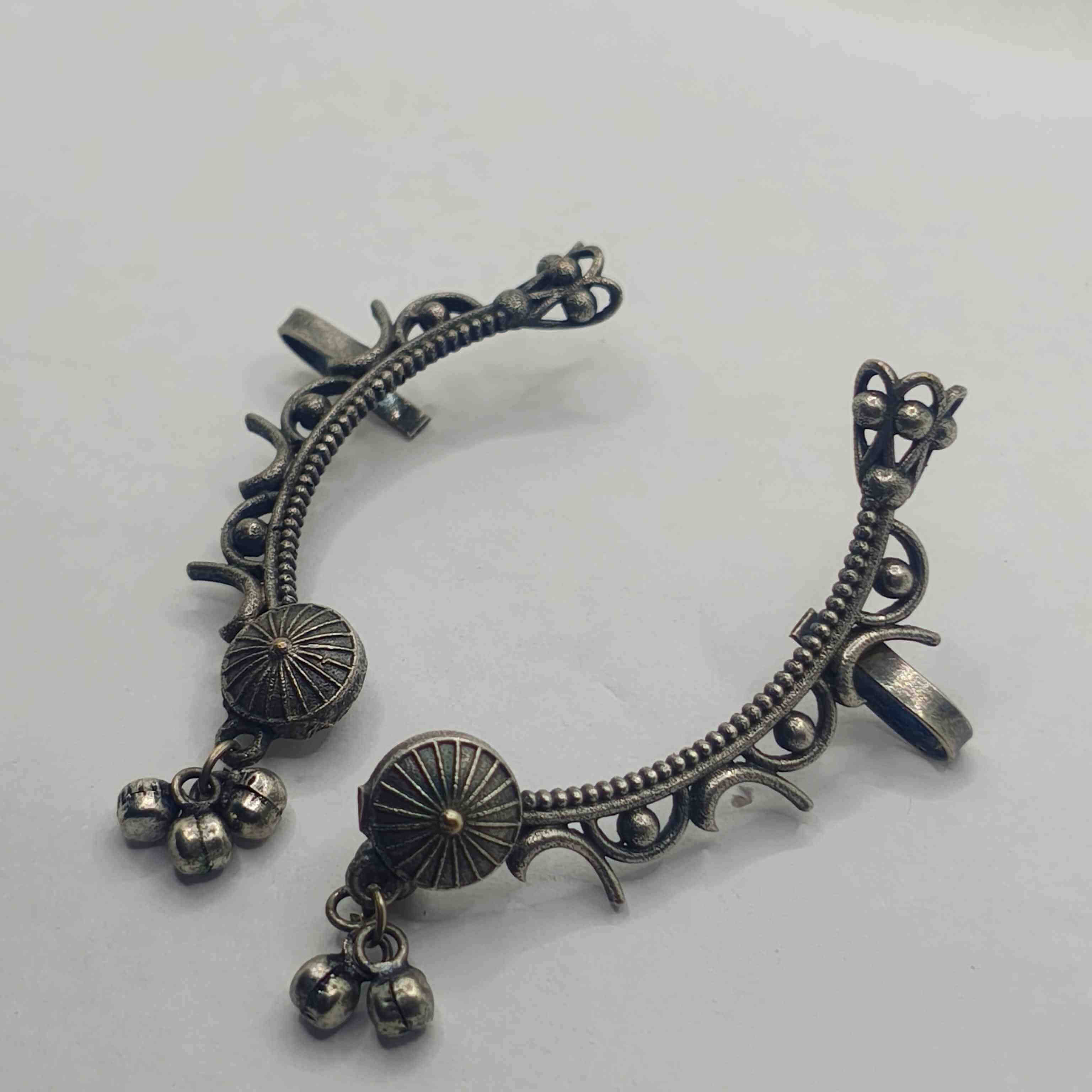 SARIKA SILVER OXIDIZED EARRING EARCUFFS
