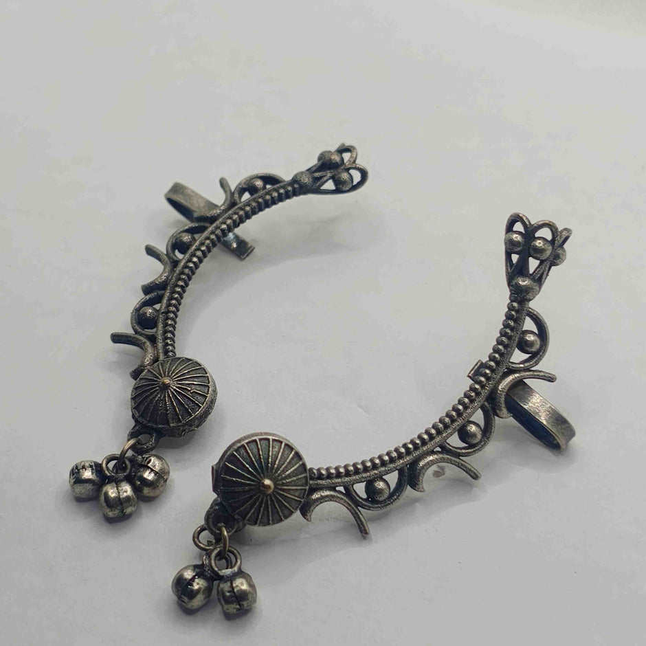 SARIKA SILVER OXIDIZED EARRING EARCUFFS
