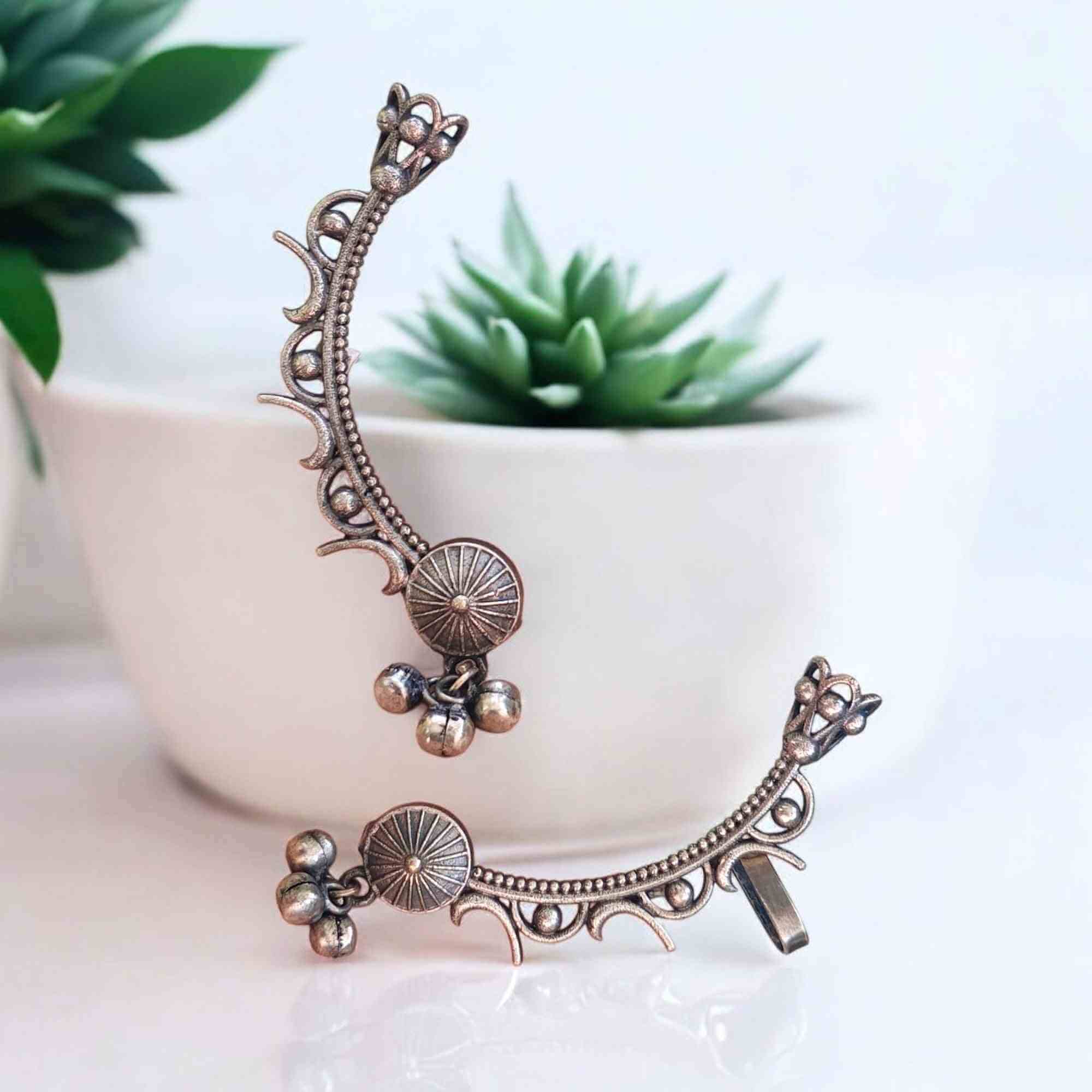 SARIKA SILVER OXIDIZED EARRING EARCUFFS