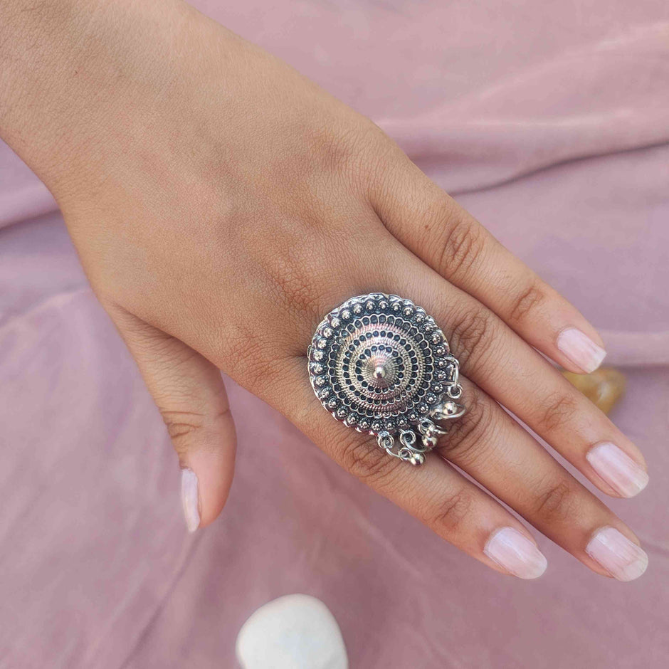 SARYU SILVER OXIDIZED RING