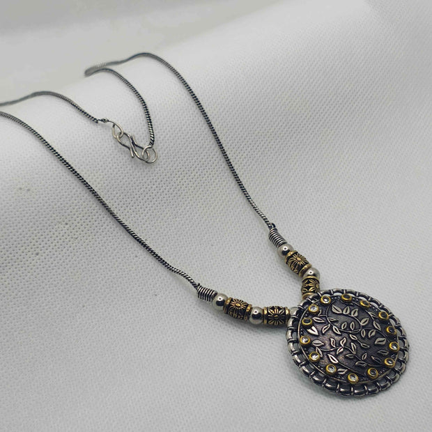 Survi Silver Oxidized Chain Pendant