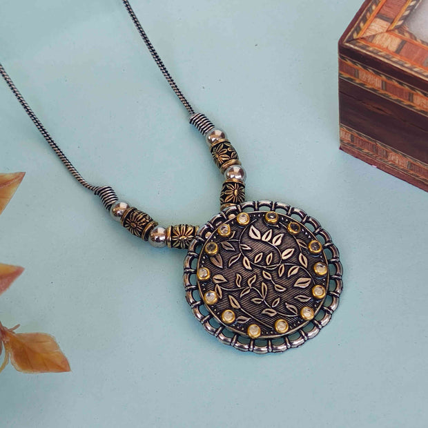 Survi Silver Oxidized Chain Pendant