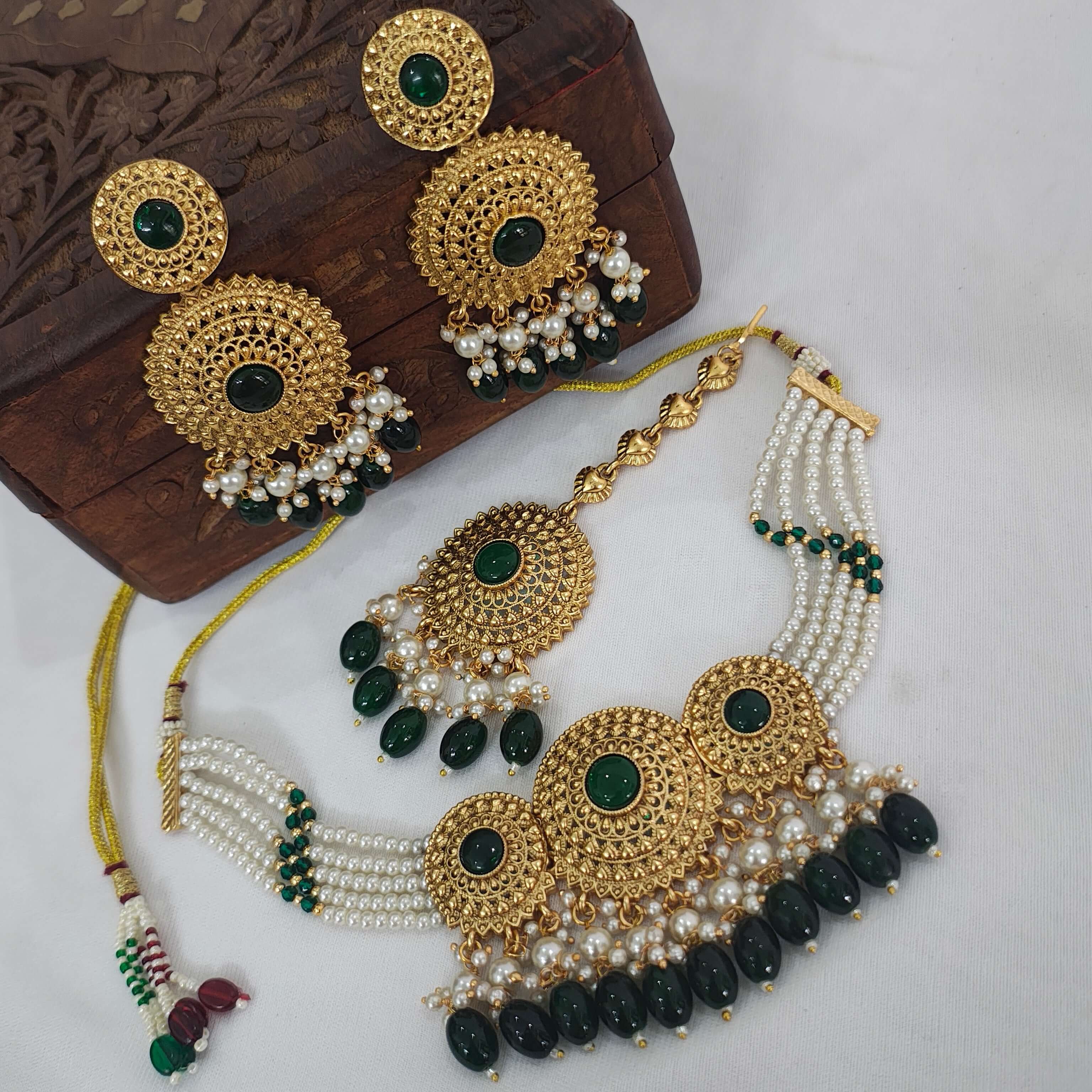 Shravani Traditional Choker With Tikka & Jhumka Earrings - Green