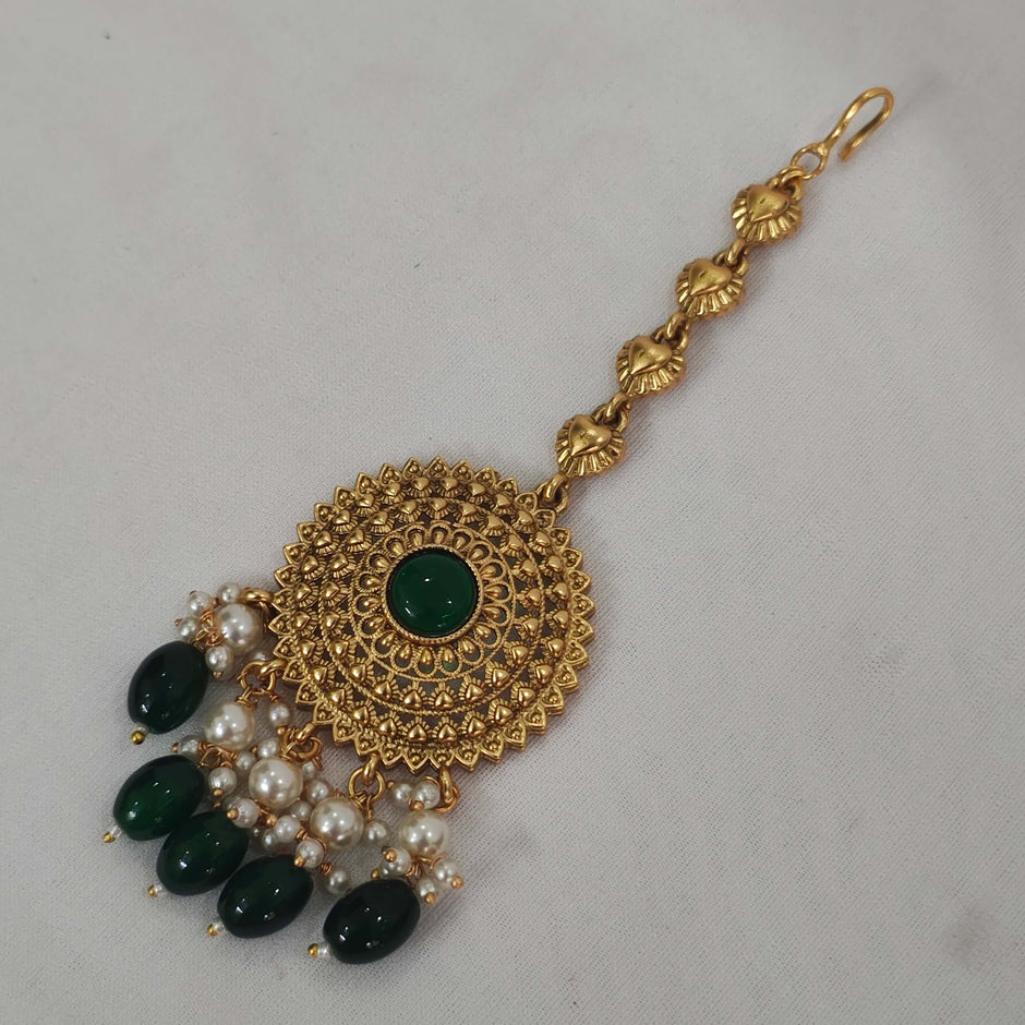 Shravani Traditional Choker With Tikka & Jhumka Earrings - Green