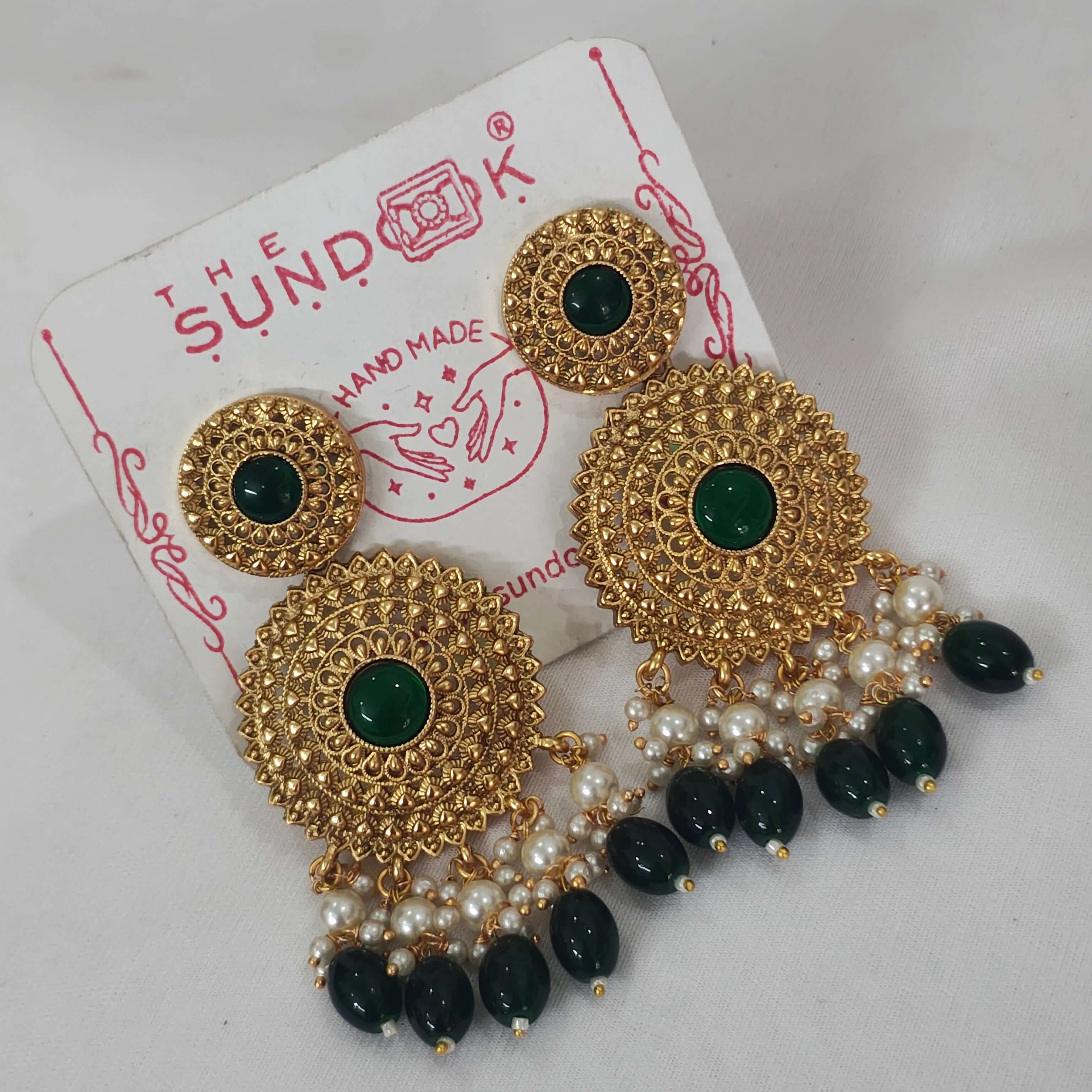 Shravani Traditional Choker With Tikka & Jhumka Earrings - Green