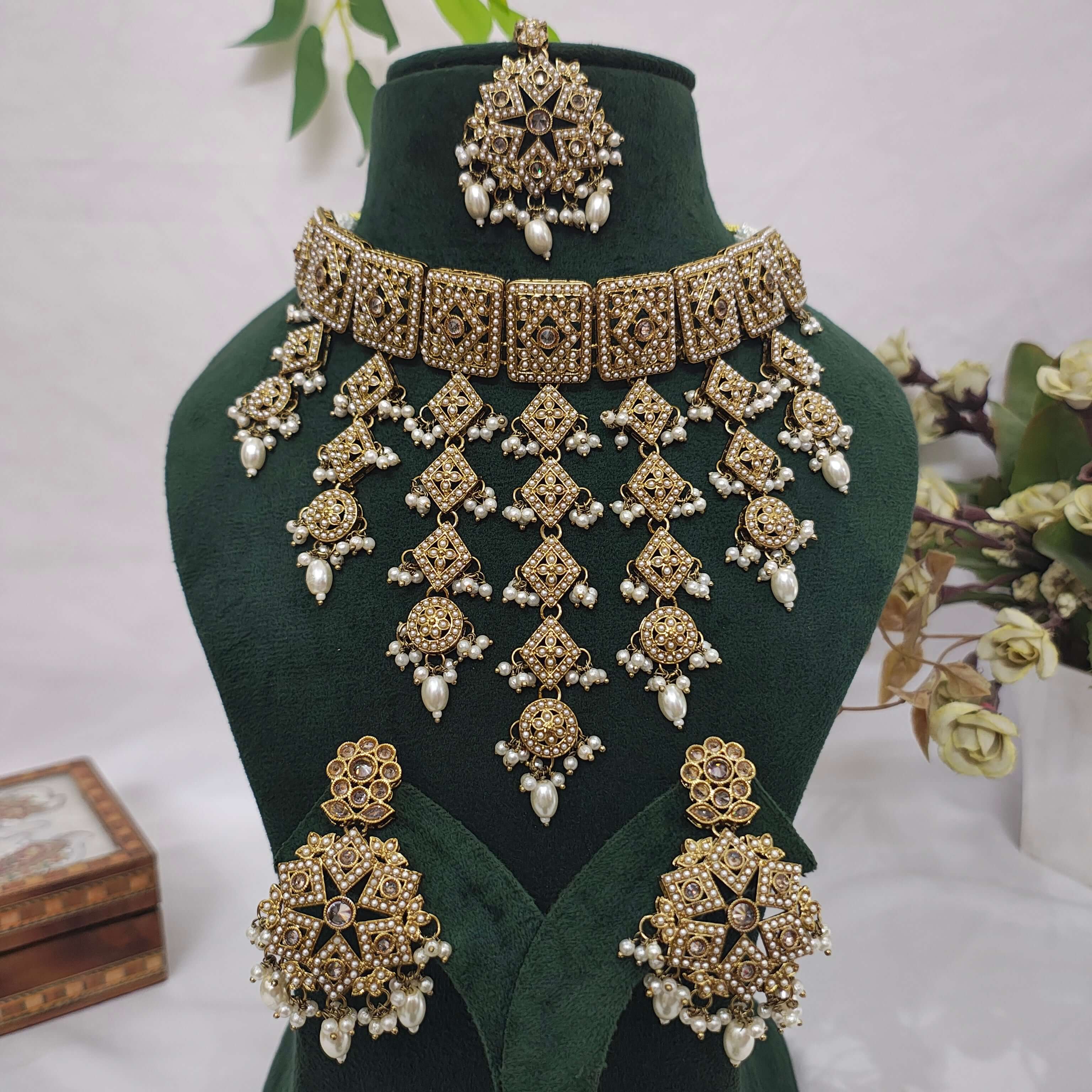 Tapasya Rajwadi Polki Kundan Choker Set