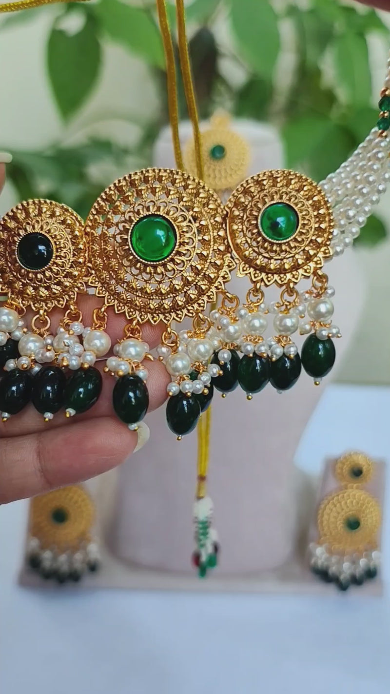 Shravani Traditional Choker With Tikka & Jhumka Earrings - Green